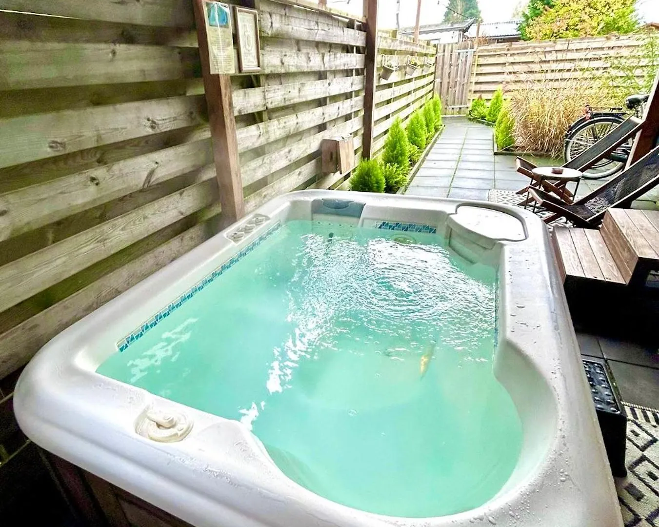 Tiny House With Sauna & Jacuzzi Near Amsterdam Vijfhuizen Ferienhaus